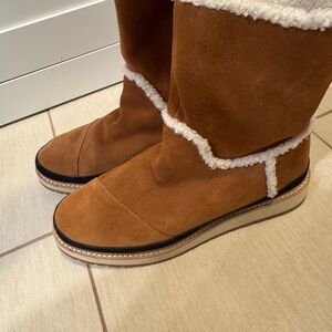 Toms Tan Suede Winter Boots